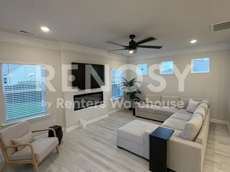 1002 Birkhall Blvd NW — Photo 1