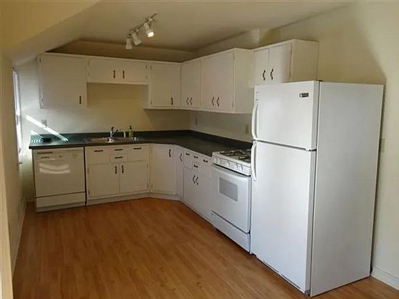 2nd image of 318 N 5th St #1/2