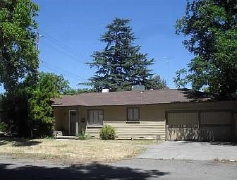 2nd image of 426 N Emerald Ave