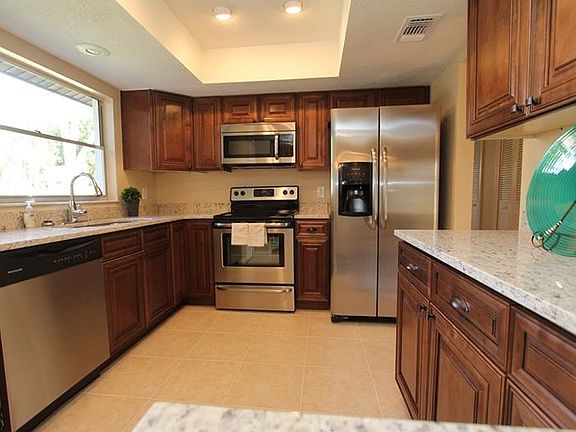 4th image of 7419 Fieldcrest Ave