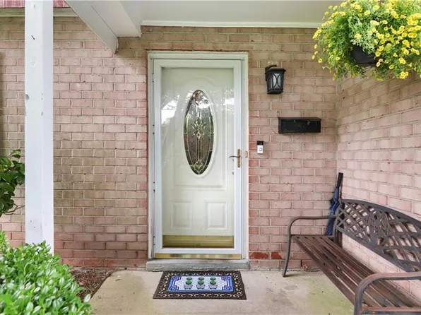 540 Holbrook Rd, Virginia Beach, VA 23452