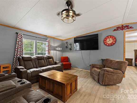 4th image of 204 Humphrey Blvd