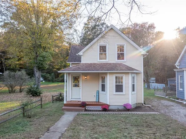 19 River Street, Plainfield, CT 06374