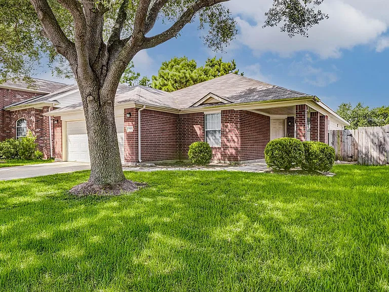 5923 Shining Leaf Ct — Photo 1