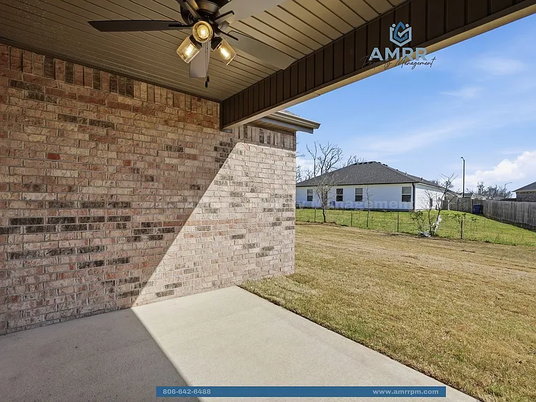 402 Cattleman Ln — Photo 25
