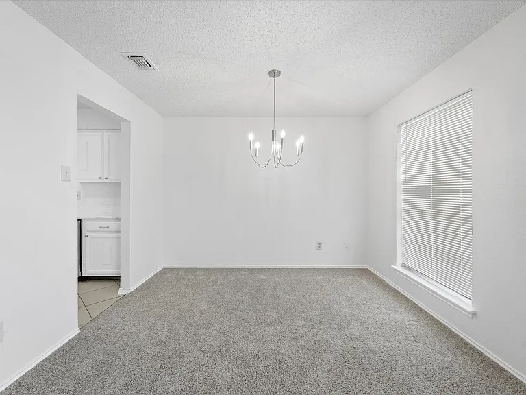 3925 Wendover Dr — Photo 2
