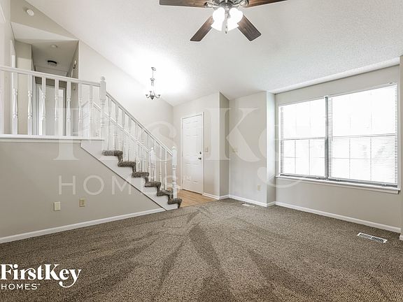 4th image of 517 SE Onyx Dr