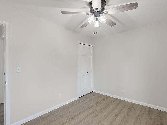 5th image of 4920 Blackford Dr E
