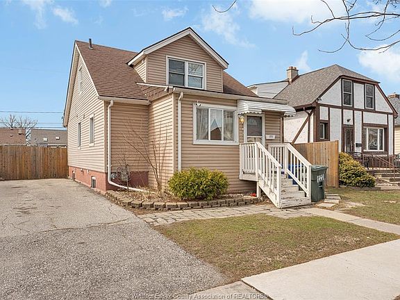 2nd image of 1771 Windermere Rd