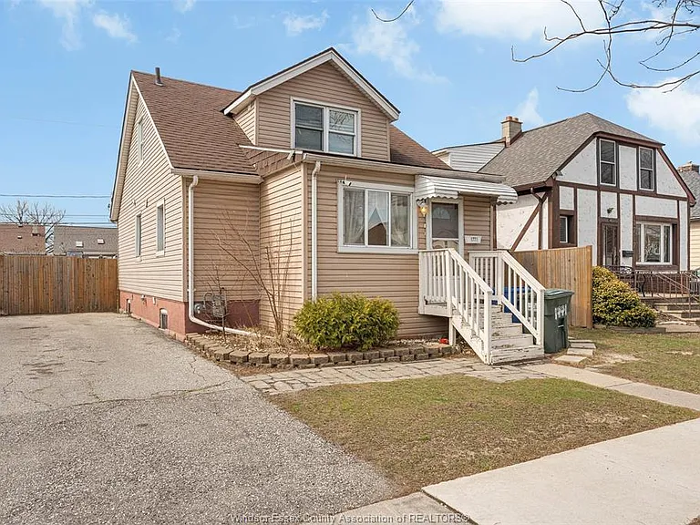 1771 Windermere Rd — Photo 2