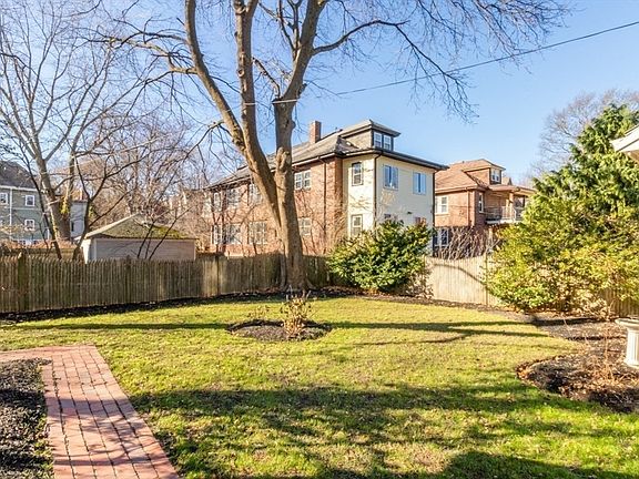 3rd image of 28 Melville Ave