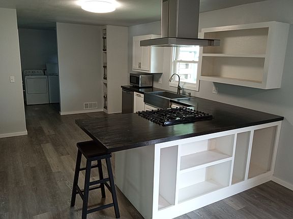 4th image of 16 31st St E