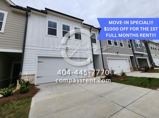 721 Point Place Dr, Loganville, GA 30052