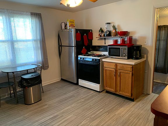3rd image of 21 W Joliet St #2