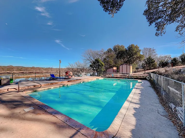 2745 Bandera Hwy — Photo 19