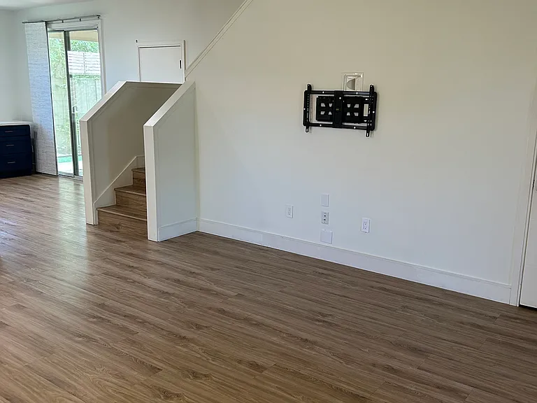 10671 Cherry Ridge Ct — Photo 7