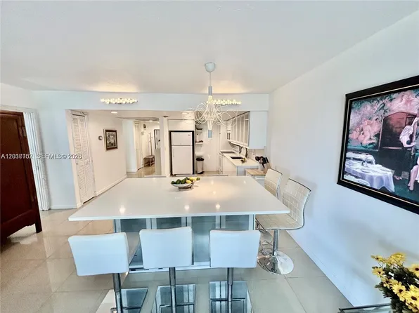 3051 S Palm Aire Dr APT 201, Pompano Beach, FL 33069