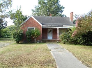 719 W Martin Luther King Jr Dr, Washington, NC 27889