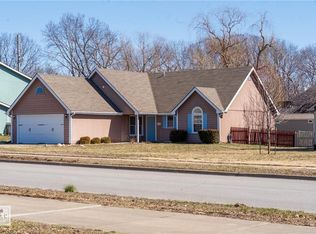 2704 Kensington Rd, Lawrence, KS 66046