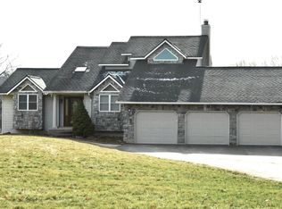 13520 Buno Rd, Milford, MI 48380