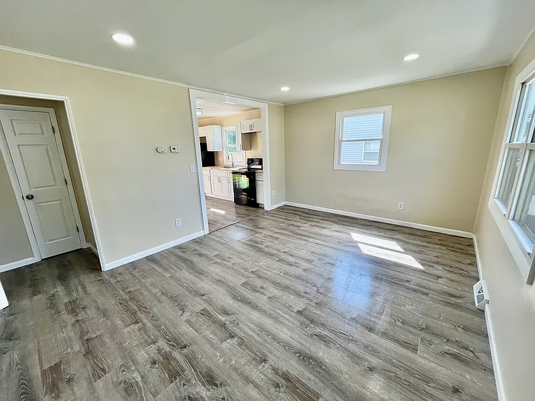 2809 Morton Dr — Photo 2