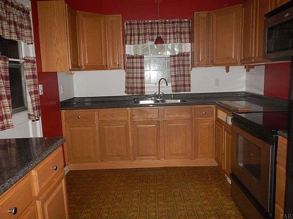 3rd image of 253 Willow St