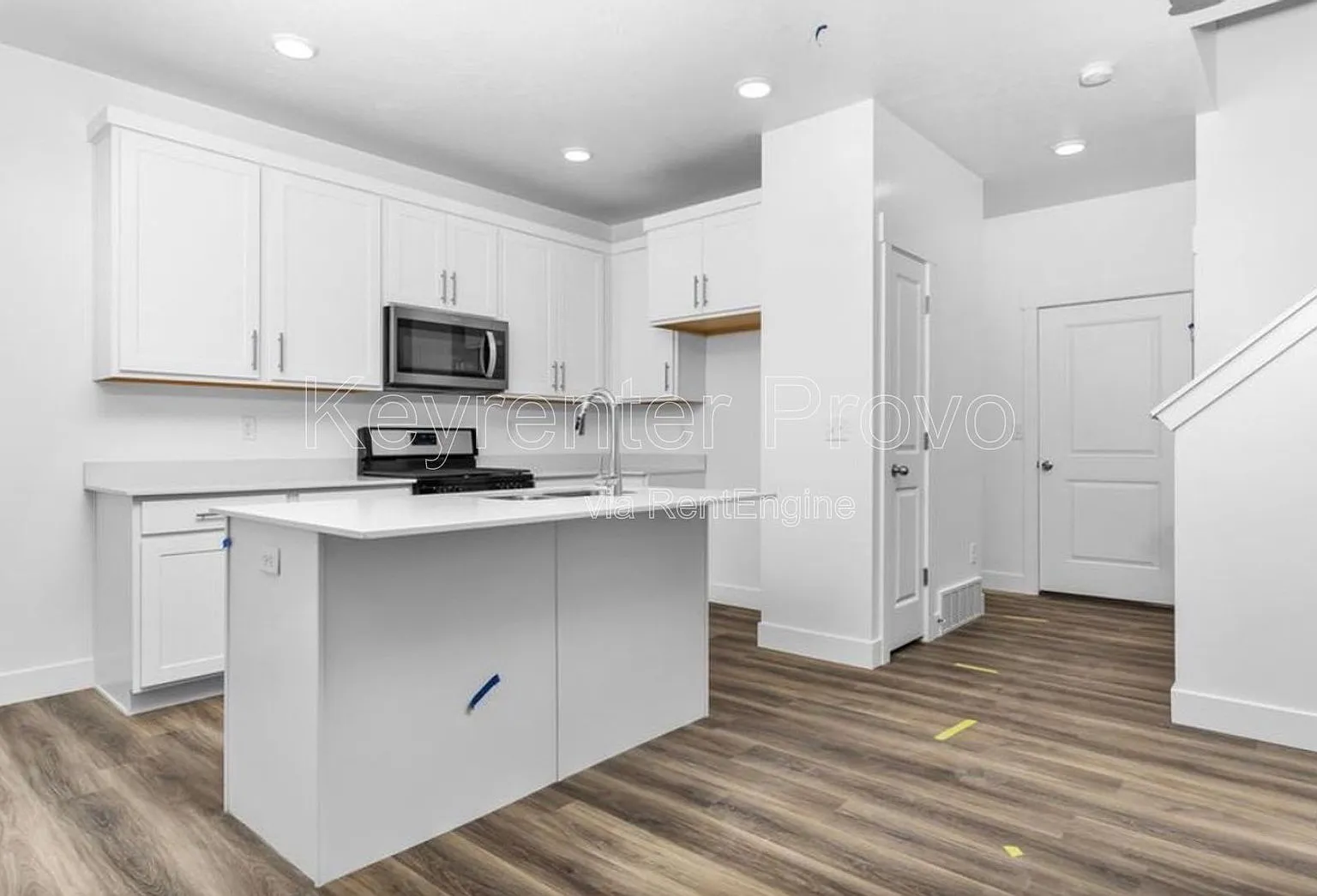 3 bed, 2.5 bath, 2178 sqft, $1,940 — Photo 1