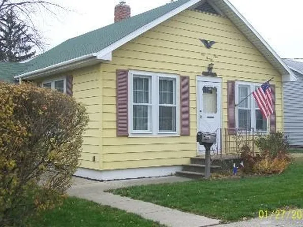 529 N 2nd St, Watseka, IL 60970