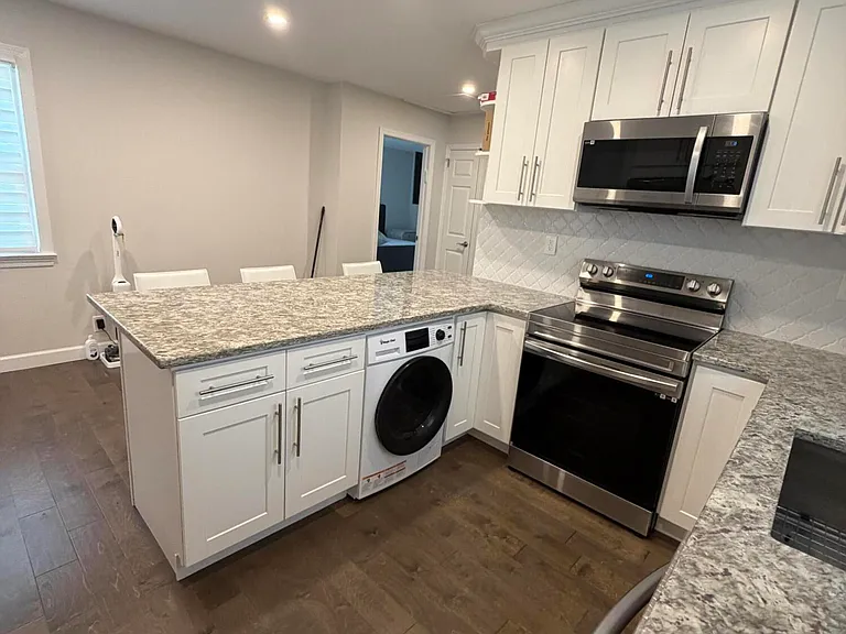 185 Elmwood Rd — Photo 10