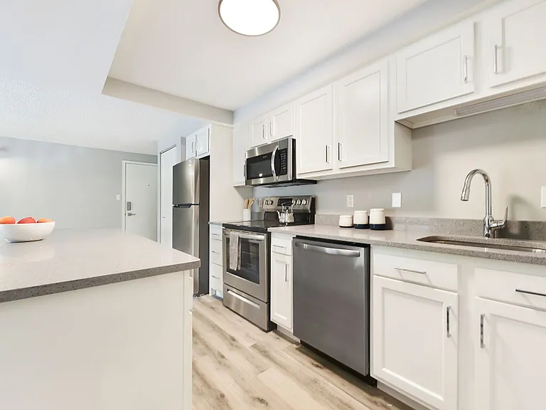 OakWood Park -- No up-front security deposit required! — Photo 23