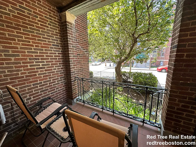 313 Summit Ave — Photo 6