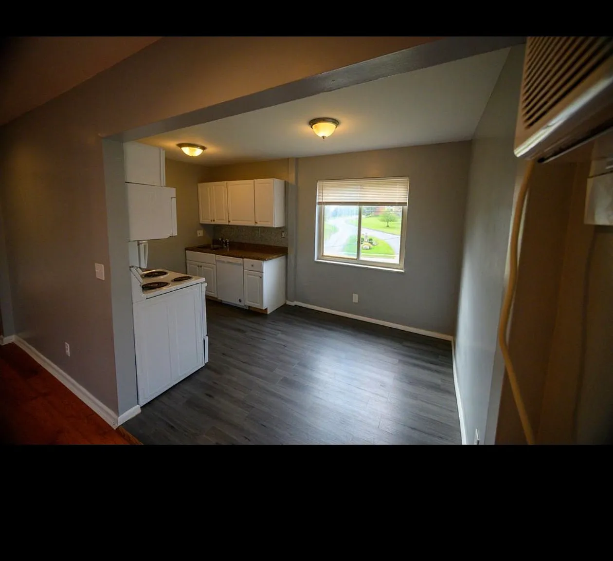 Corbly Holdings 6366 — Photo 4
