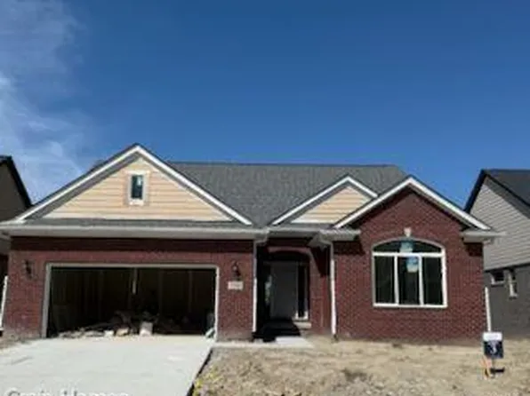52965 Trailside Dr, Chesterfield, MI 48047