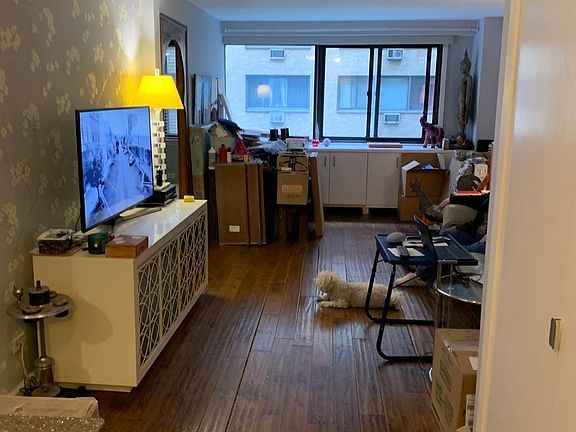 3rd image of 6 W 16th St #5LS