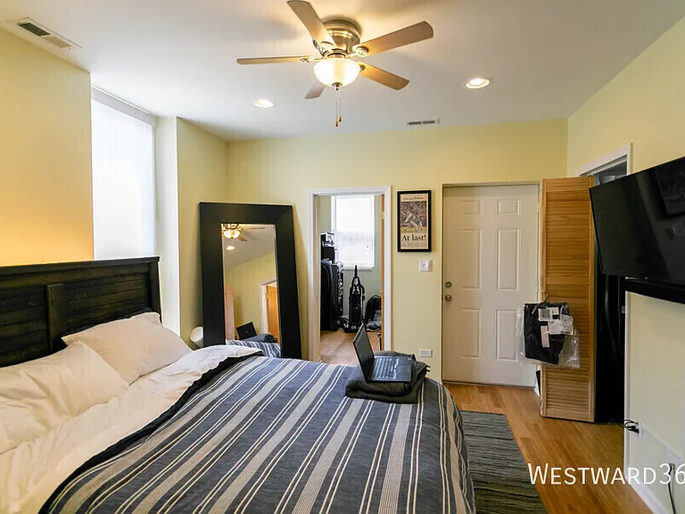 1546 N Mohawk St #3 — Photo 8