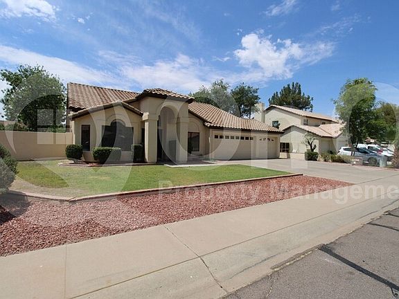 2nd image of 2011 E Lodge Dr