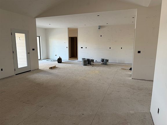 4th image of 4594 Broken Spoke Rd