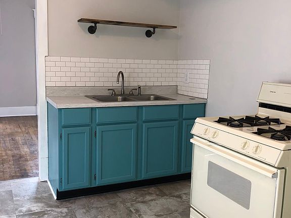 2nd image of 721 Crescent St NE #2E