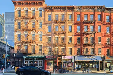796 Ninth Avenue in Hell&#39;s Kitchen
