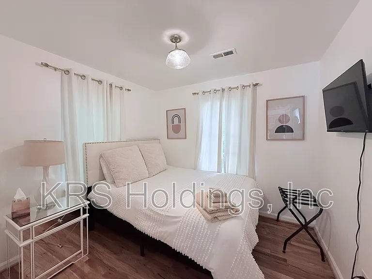617 E Cabarrus St — Photo 11