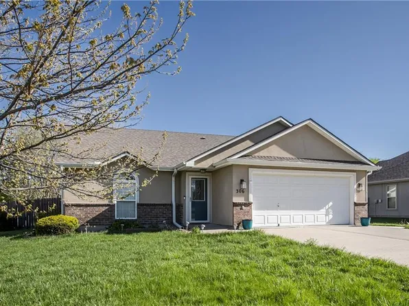 306 E Olive St, Raymore, MO 64083
