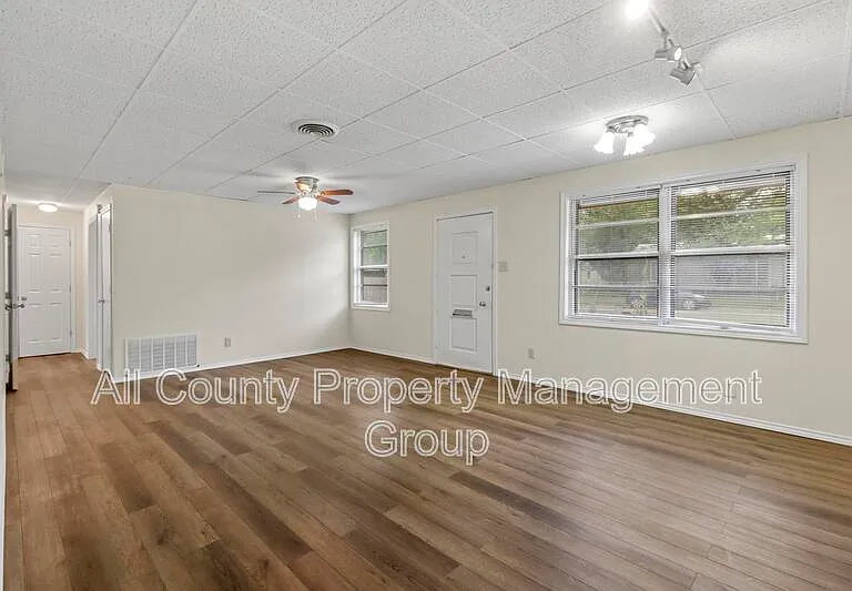 2116 Andover St — Photo 7