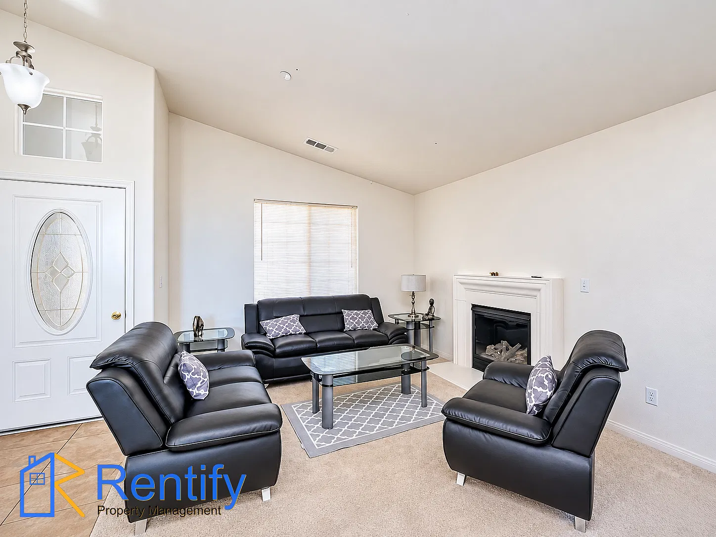 4 bed, 1964 sqft, $2,695 — Photo 3