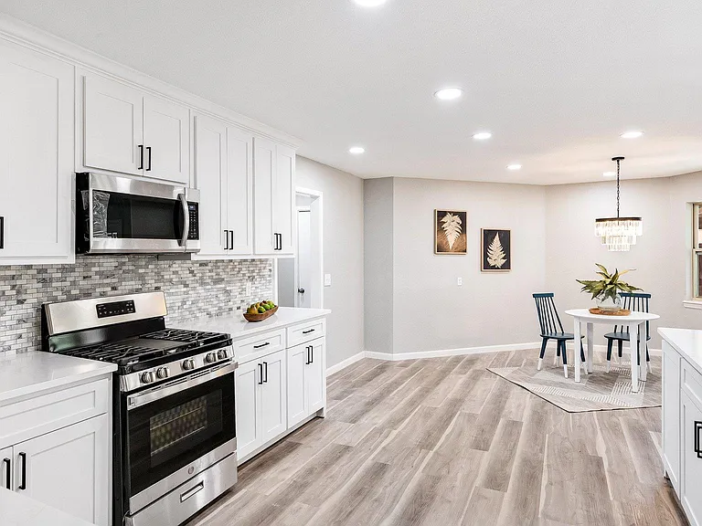 2416 Kimberly Ln — Photo 9
