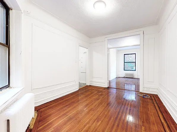 256 Seaman Avenue image 6 of 8