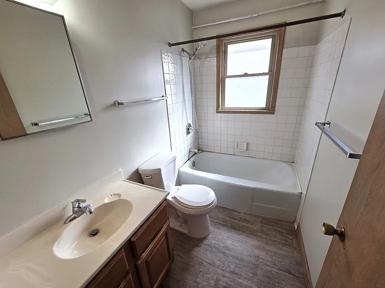 1341 Sherburne Ave — Photo 5