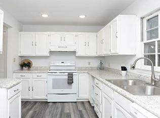 1121 Spring Run Rd, Lexington, KY 40514