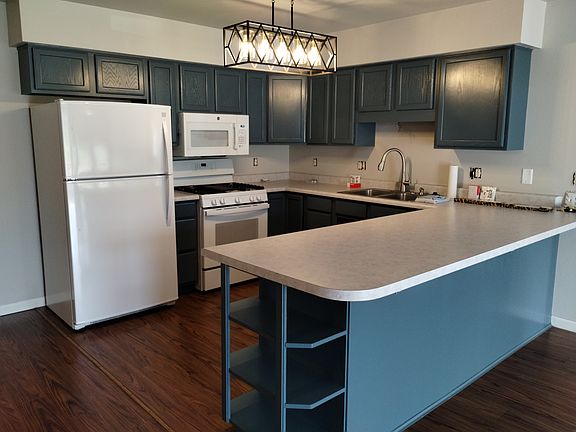 Kitchen remodeled in Sept 2024. New dishwasher October 2025.