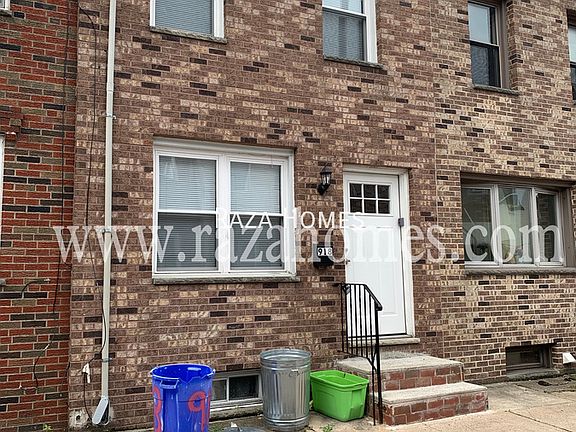 2nd image of 918 Winton St