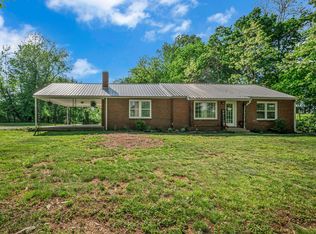 1025 Greenwood Rd, Charlotte, TN 37036